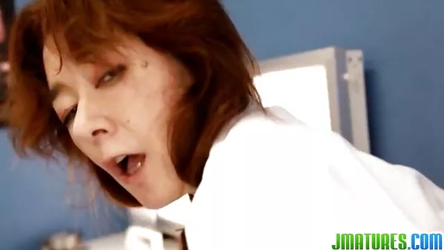تلو تلو خوردن creampie مقعد برای سیلویا سکی زیبا